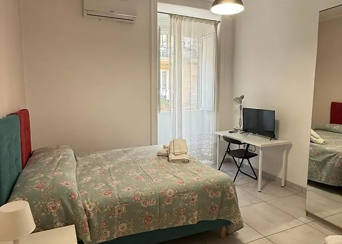 Napoleo לינה וארוחת בוקר נאפולי